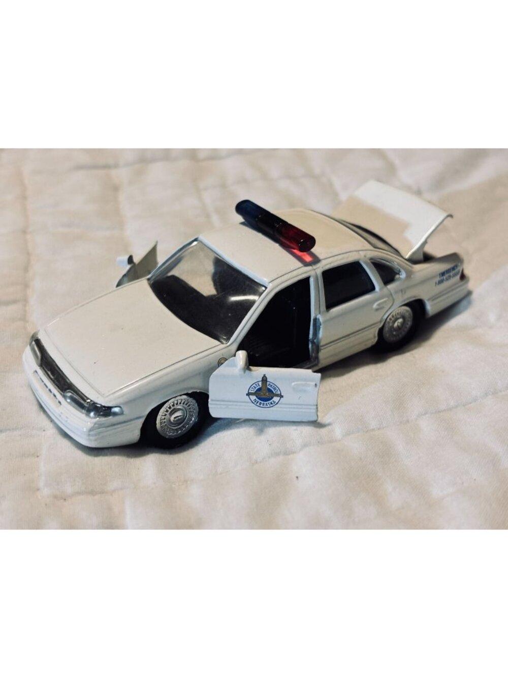 Nebraska State Patrol Diecast Crown Victoria Police Car With Opening Doors Trunk